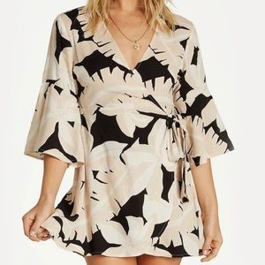 Billabong 'Divine Day' Wrap Dress – LG
